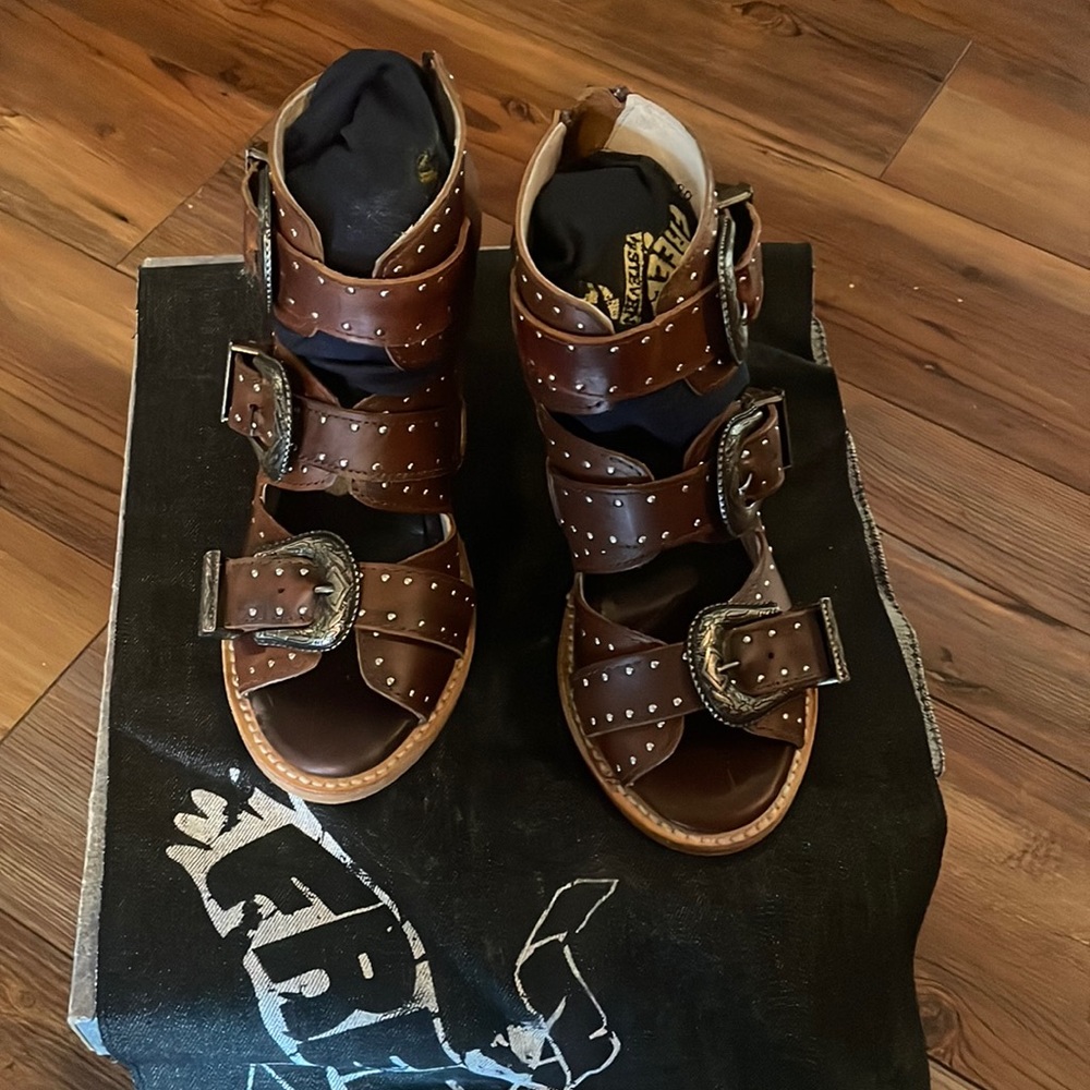 Freebies by Steven brand new never worn too big for me